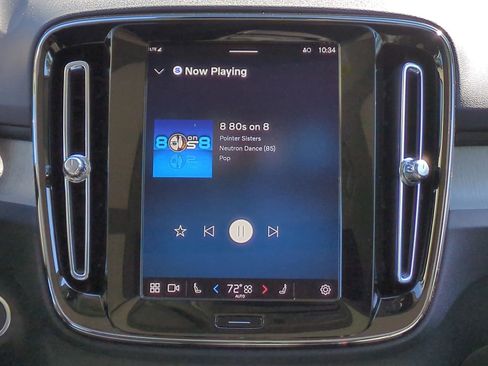 New 2025 Volvo XC40 B5 Core w/ Protection Package Premier image 17