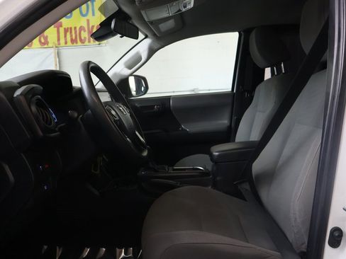 Used 2022 Toyota Tacoma SR image 16