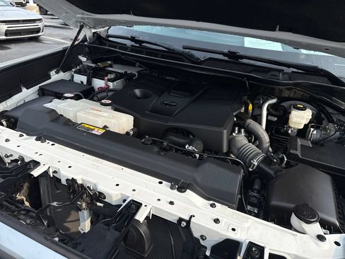Used 2023 Toyota Tundra Limited AWD/4WD image 12