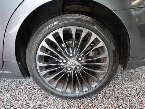 Used 2016 Toyota Avalon Touring FWD image 28