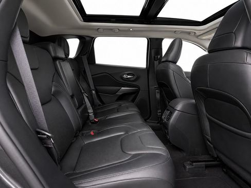 Used 2022 Jeep Cherokee Limited AWD/4WD image 20