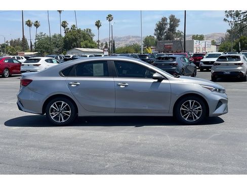 Used 2023 Kia Forte LXS FWD image 7