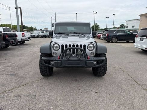 Used 2017 Jeep Wrangler Unlimited Rubicon AWD/4WD image 2