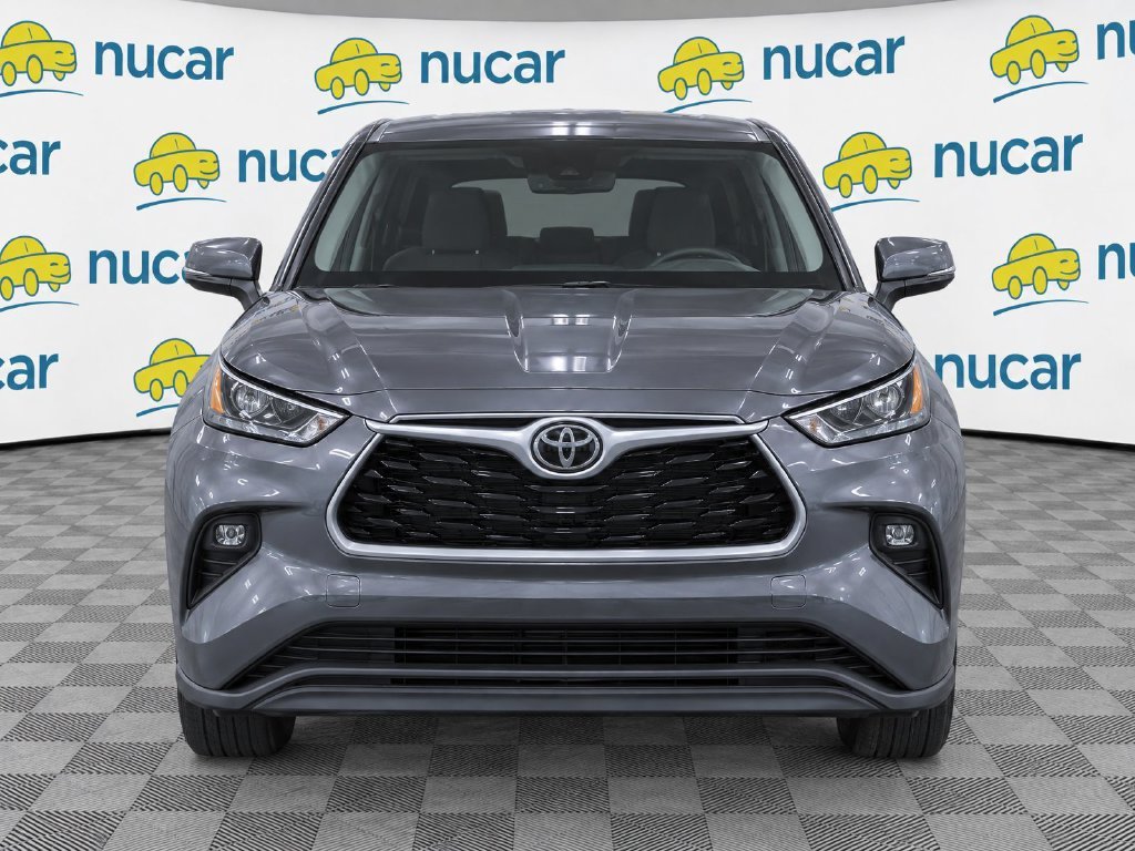 Used 2023 Toyota Highlander LE FWD image 5