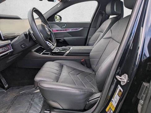 Certified 2024 BMW i7 xDrive60 w/ Premium Package AWD/4WD image 22