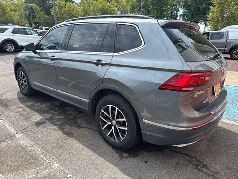 Used 2021 Volkswagen Tiguan SE w/ Panoramic Sunroof Package AWD/4WD image 4