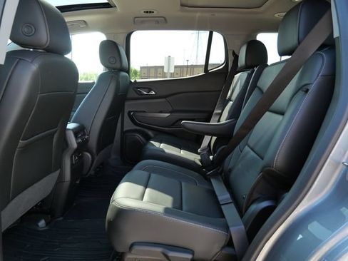 Used 2023 GMC Acadia SLT w/ Preferred Package AWD/4WD image 14