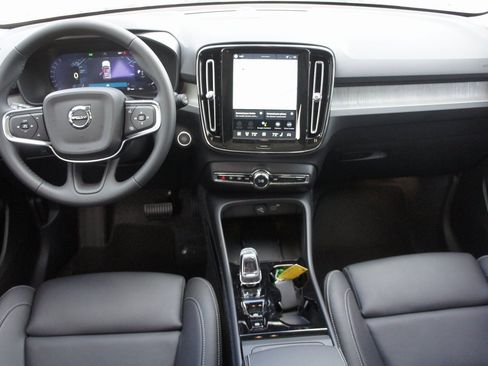 New 2026 Volvo XC40 B5 Plus w/ Protection Package Premier image 9