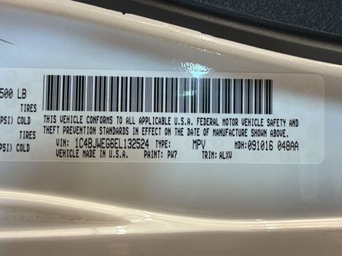 Used 2014 Jeep Wrangler Unlimited Sahara w/ Connectivity Group AWD/4WD image 24