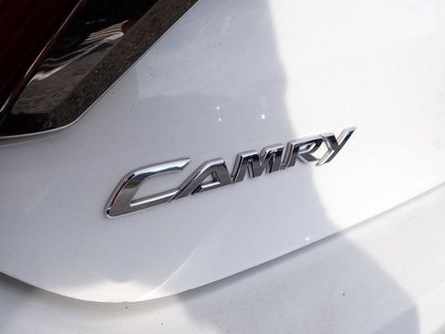 Used 2017 Toyota Camry LE FWD image 5