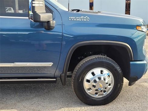 Used 2025 Chevrolet Silverado 3500 High Country w/ High Country Premium Package image 7