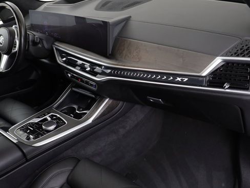Certified 2024 BMW X7 xDrive40i w/ M Sport Package image 21