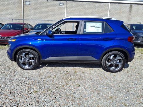 New 2025 Hyundai Venue SEL image 2