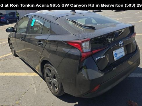 Used 2019 Toyota Prius XLE image 4