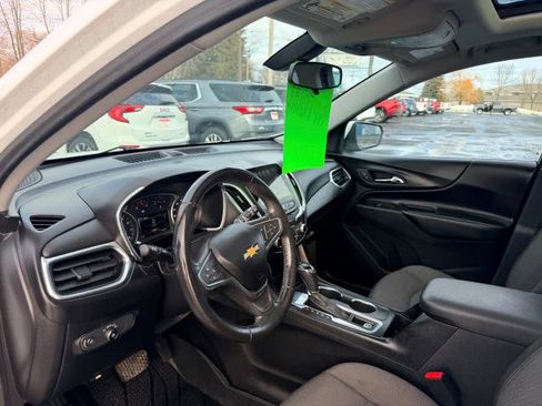 Used 2018 Chevrolet Equinox LT w/ Sun & Infotainment Package image 10