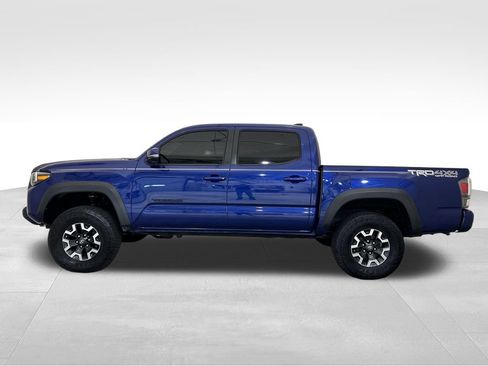 Used 2023 Toyota Tacoma TRD Off-Road w/ Technology Package AWD/4WD image 12