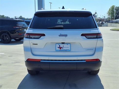 New 2025 Jeep Grand Cherokee L Laredo image 5