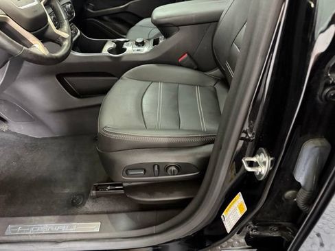 Used 2024 GMC Terrain Denali w/ Black Diamond Edition AWD/4WD image 12