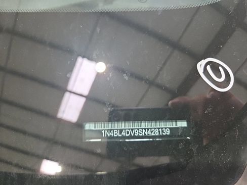 Used 2025 Nissan Altima 2.5 SV FWD image 5