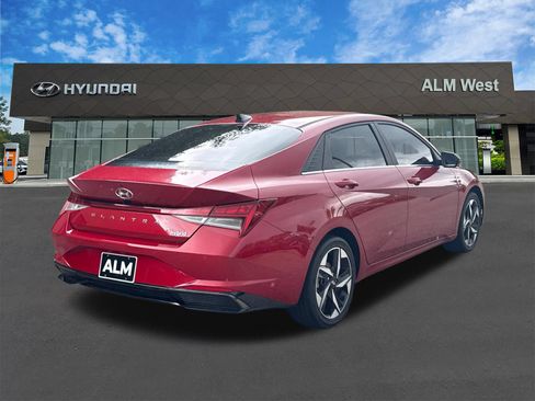 Used 2023 Hyundai Elantra Limited FWD image 5
