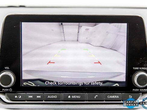 Used 2025 Nissan Rogue SV image 13