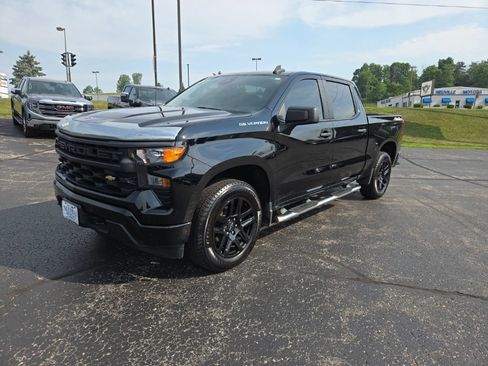Certified 2022 Chevrolet Silverado 1500 Custom AWD/4WD image 1