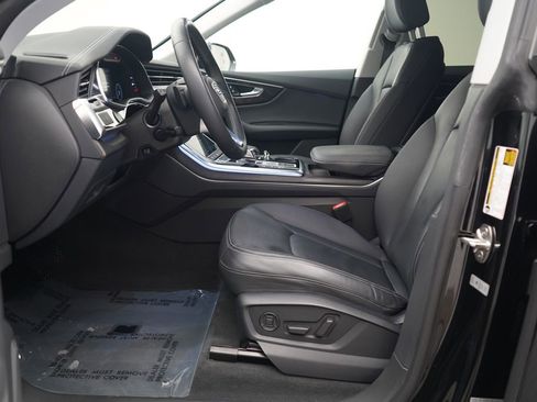 Used 2023 Audi Q8 Premium w/ Convenience Package image 6