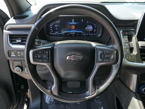 Used 2024 Chevrolet Suburban RST RWD image 16