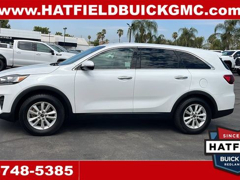 Used 2019 Kia Sorento FWD image 2
