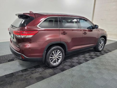 Used 2019 Toyota Highlander XLE AWD/4WD image 10