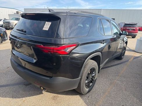 Used 2023 Chevrolet Traverse LT image 5
