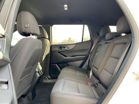 Used 2025 Chevrolet Equinox LT image 24