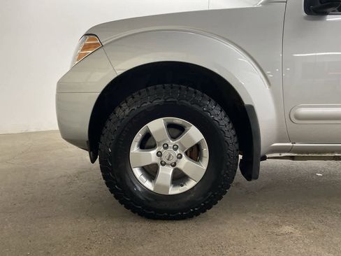 Used 2013 Nissan Frontier SV w/ SV Value Truck Pkg image 12