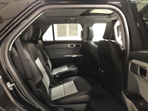 Used 2023 Ford Explorer XLT w/ Equipment Group 202A image 11