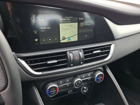 New 2025 Alfa Romeo Giulia AWD image 8