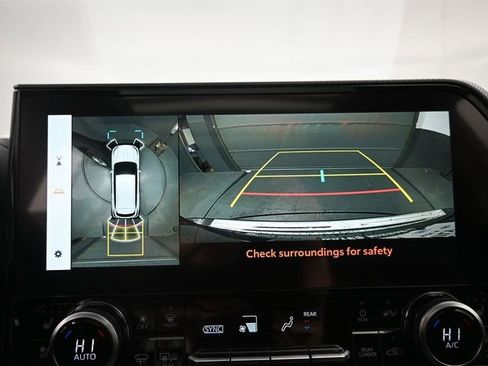 Used 2024 Toyota Highlander Platinum image 18