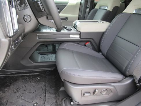 Used 2026 GMC Hummer EV 4x4 Crew Cab image 16