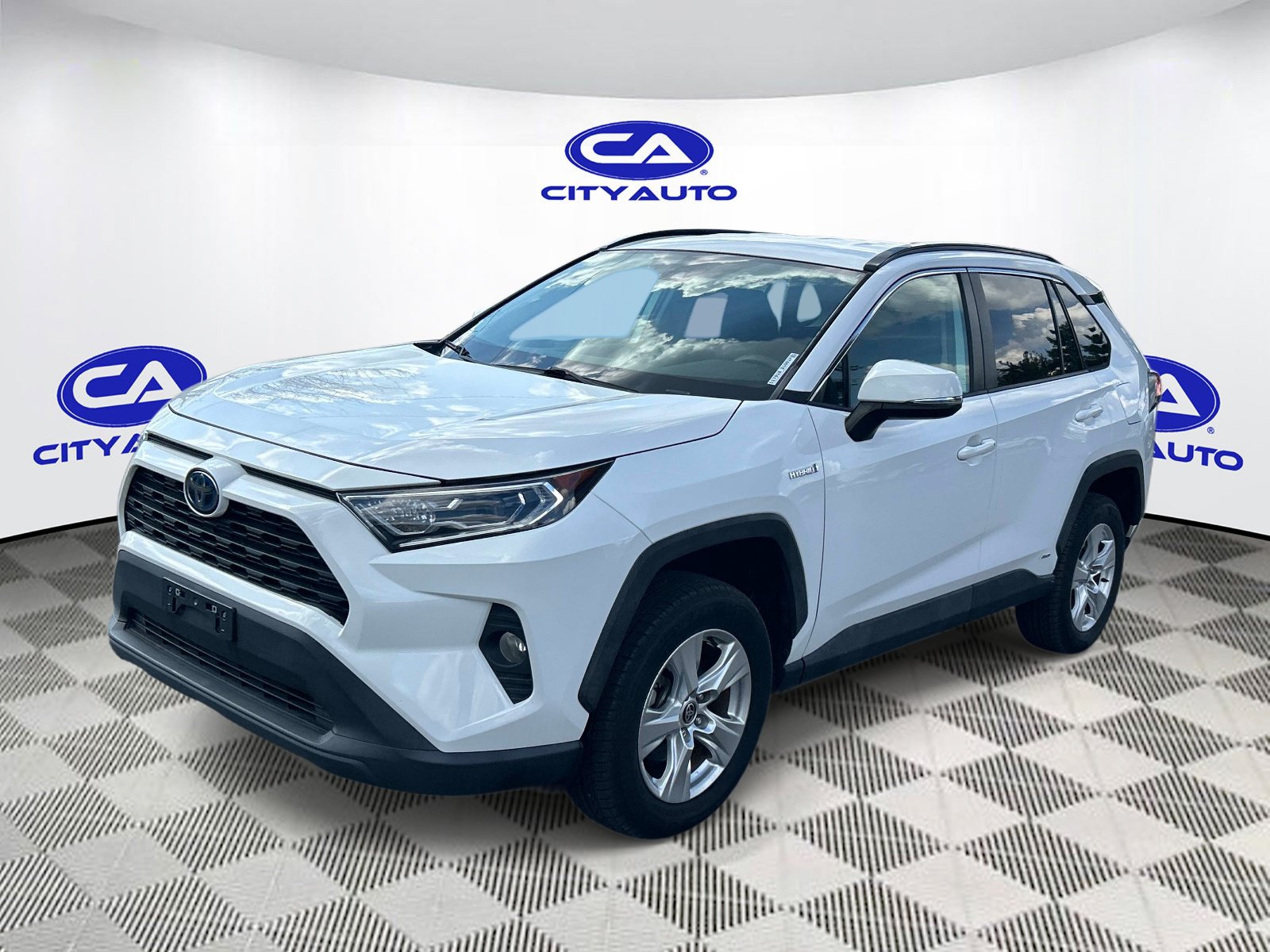 Used 2021 Toyota RAV4 XLE AWD/4WD image 8