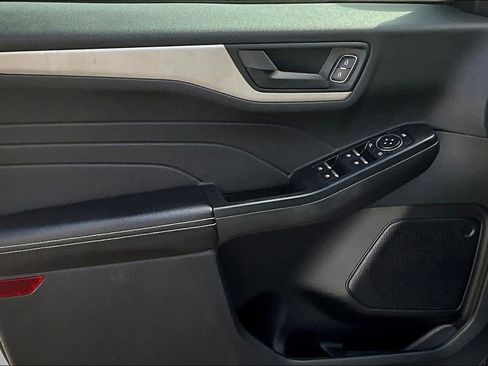 Used 2022 Ford Escape SE image 21