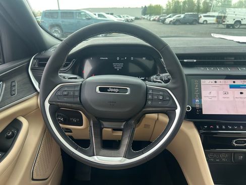 New 2026 Jeep Grand Cherokee L Limited image 10