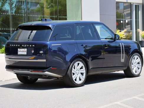 Used 2023 Land Rover Range Rover SE AWD/4WD image 4