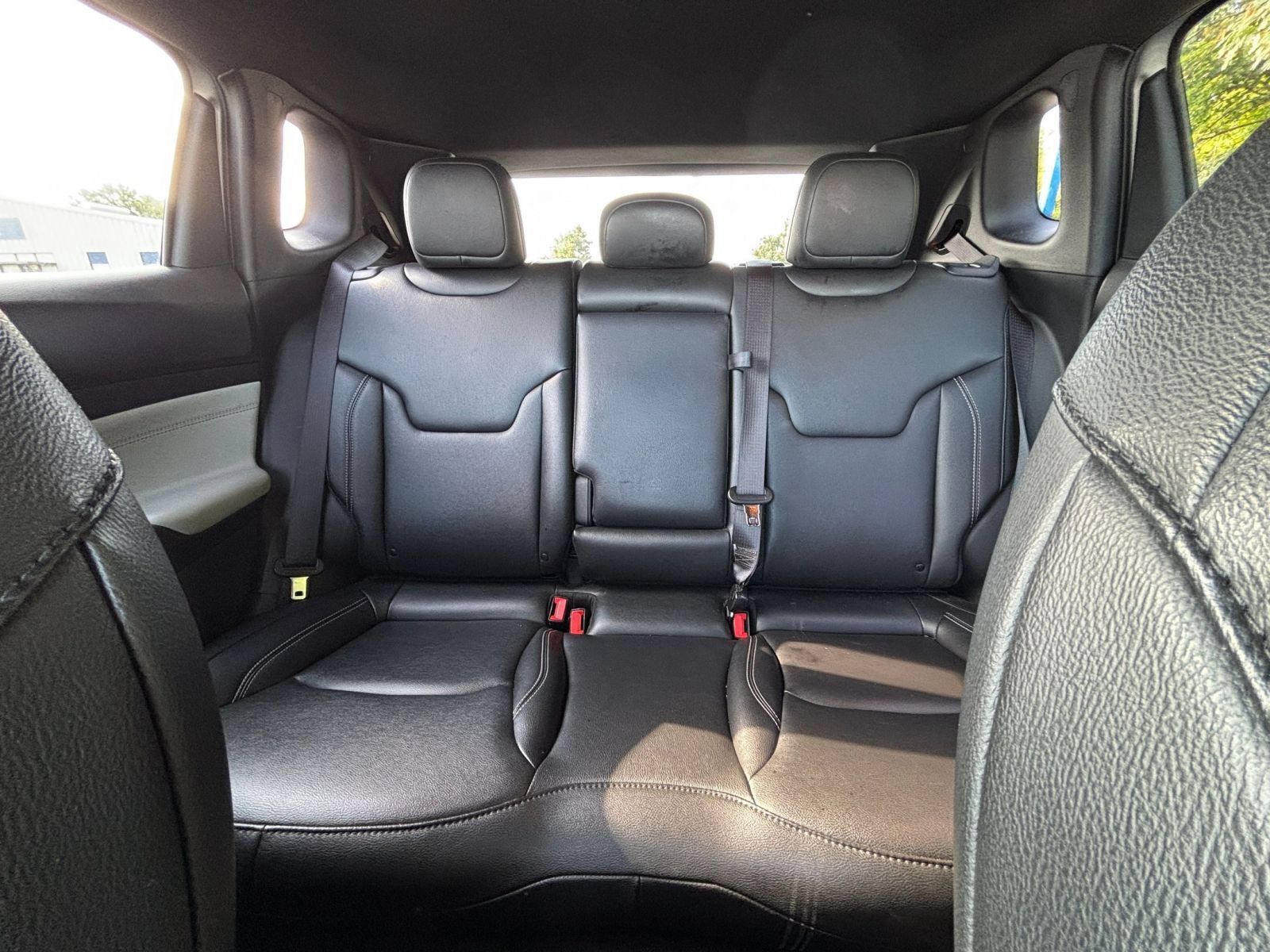 Used 2025 Jeep Compass Limited AWD/4WD image 38