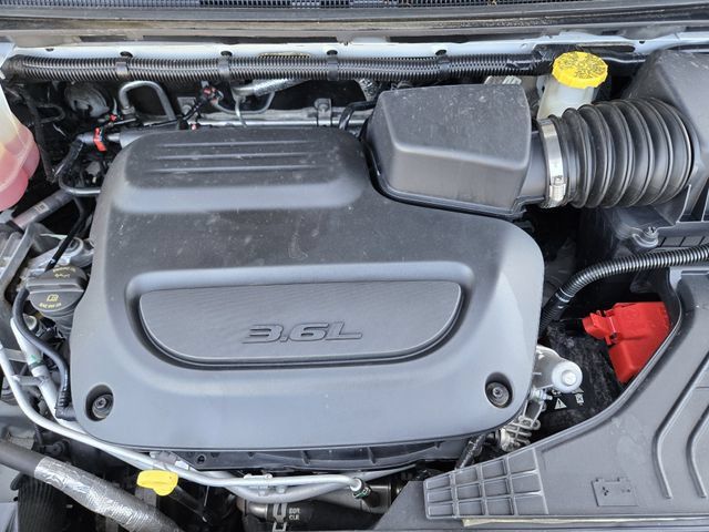 Certified 2023 Chrysler Pacifica Touring-L FWD image 32