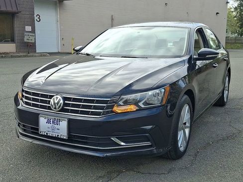 Used 2018 Volkswagen Passat 2.0T SE FWD image 4