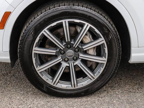 Used 2017 Audi Q7 3.0T Premium Plus AWD/4WD image 14