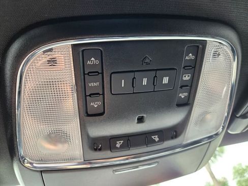 Used 2022 Chrysler 300 S w/ Comfort Group RWD image 36