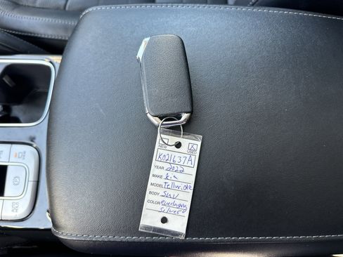 Used 2022 Kia Telluride SX w/ SX Prestige Package AWD/4WD image 19