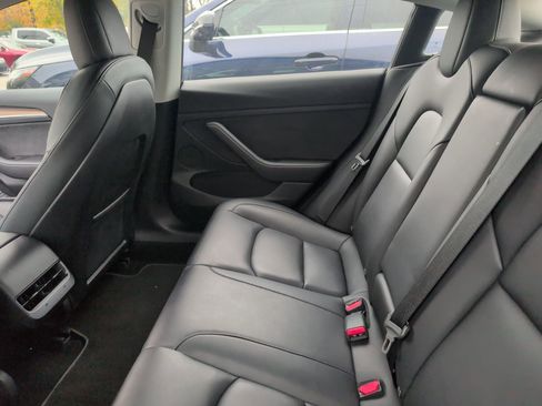 Used 2023 Tesla Model 3 Standard Range image 4