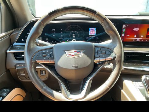 Used 2022 Cadillac Escalade ESV Premium Luxury w/ Performance Package AWD/4WD image 3