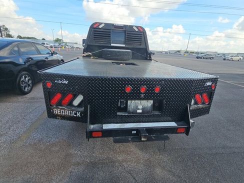 Used 2022 Chevrolet Silverado 2500 LT w/ Convenience Package image 3